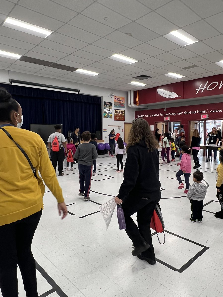 ZumbaManassas's tweet photo. Always good to go back home! #SudleyElementary #wellnessnight #zumba so much fun!!! Thank you for inviting me! #DFA #DanceFitnessAcademy 💛 https://t.co/YiFM7BG5vw