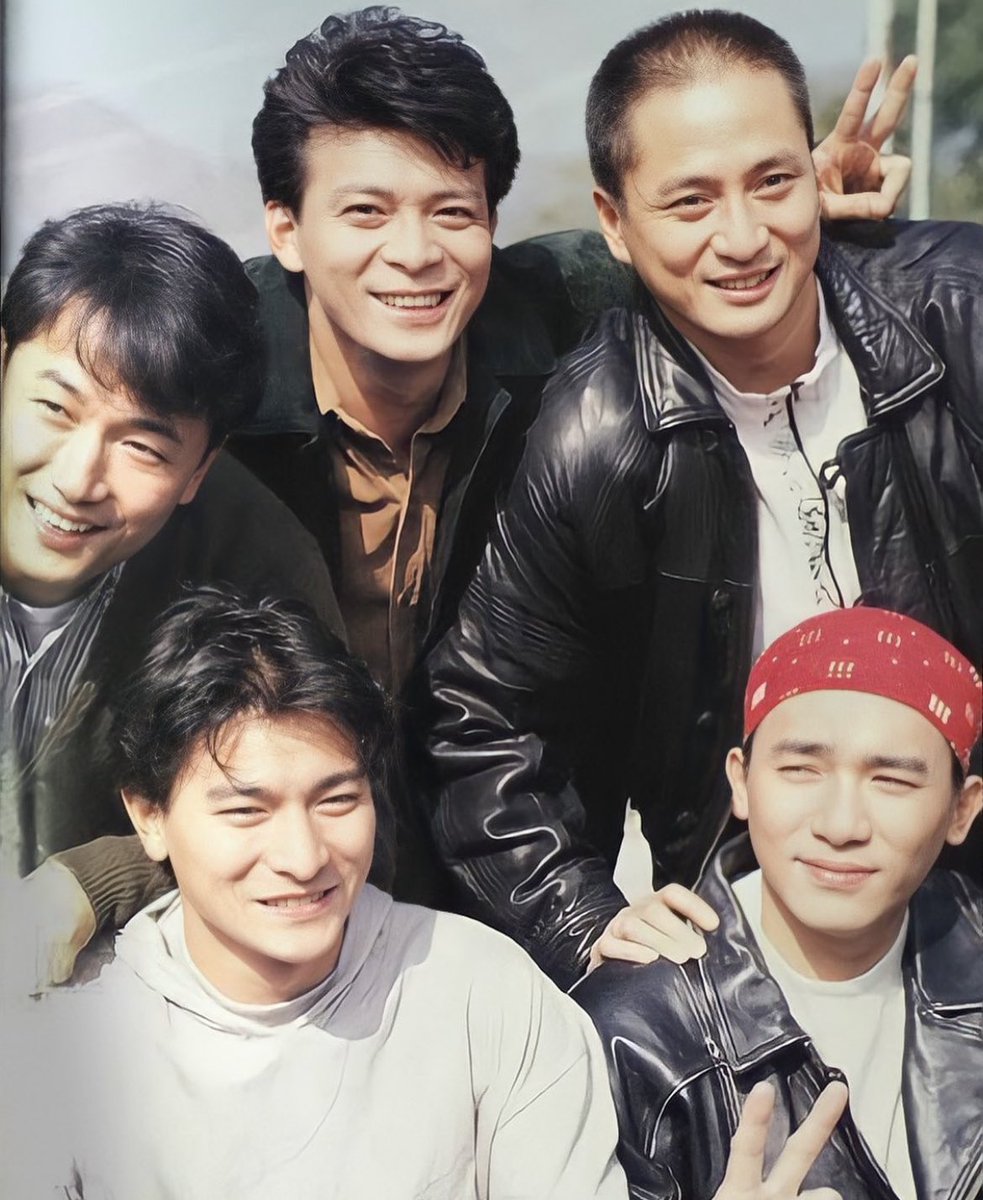 camtu_ho's tweet photo. In the 80 I grew up as fans of these #FiveTigers my two favorite tigers was and still #AndyLau and #TonyLeung 
So watching my sweetheart #WangYibo on screen with Tony brings back so much memories.  #Yibo is another tiger that is going to rule the world 💚

#WangYibo_HiddenBlade https://t.co/kARgNpjTfq