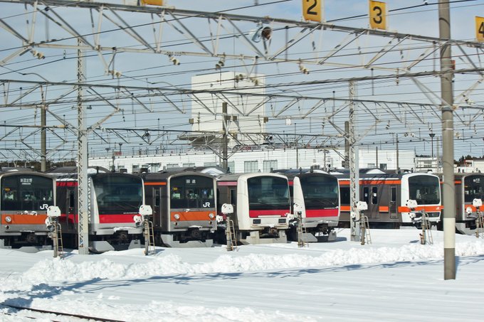 最末期(2014年2月9日、大雪の翌日)。※ワンフェス帰りに京葉線車内から撮影。この1か月後、長野へ廃車名目で配給される