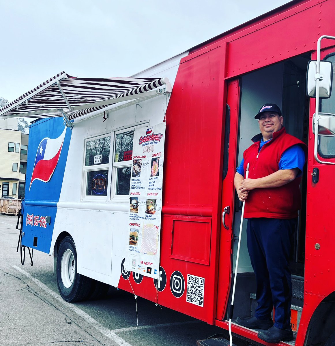 Seacheeii_utah's tweet photo. @panasenutah Chilean street food in #Utah #provocity #foodtruck https://t.co/SNtDVjhaM7