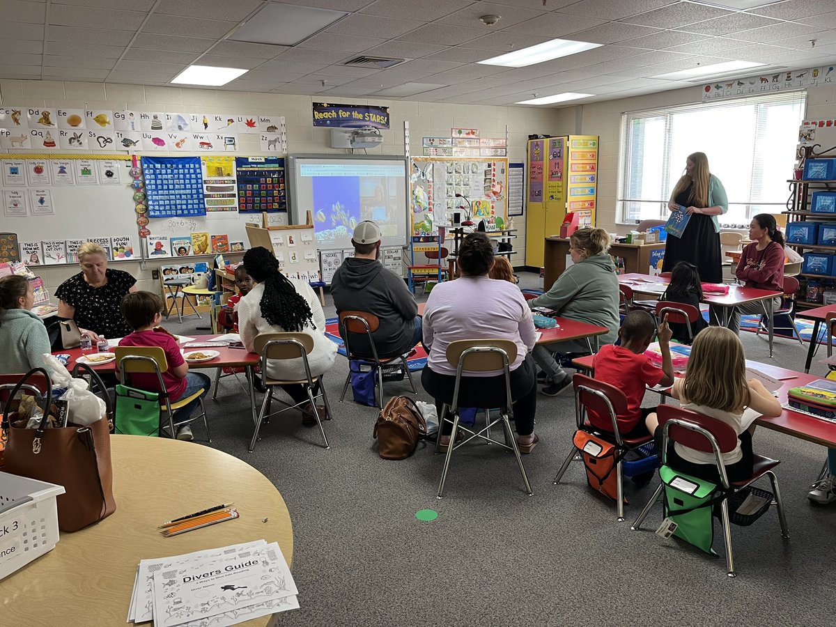 Chelsea Lee tweet media