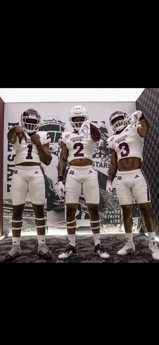 I had a great time @HailStateFB today with my teammates! Big Thanks to @Indomito_2 and @AndreaKHollis 🙏🏽 @Coach_MBrock @CoachZachArnett @CoachGregKnox @LawrencHopkins #GoBulldogs