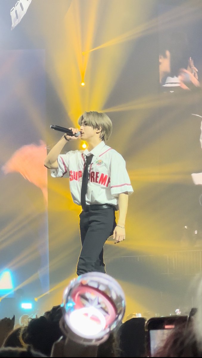 Slzzpx's tweet photo. One week ago 😭😭 https://t.co/8K5K1JnFQP