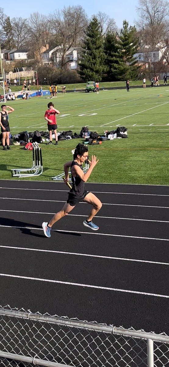 A great start to the Vianney track season at the Clayton Invitational.  Great performances all around from sprinters, middle distance, long distance, and field.  GO VIANNEY!