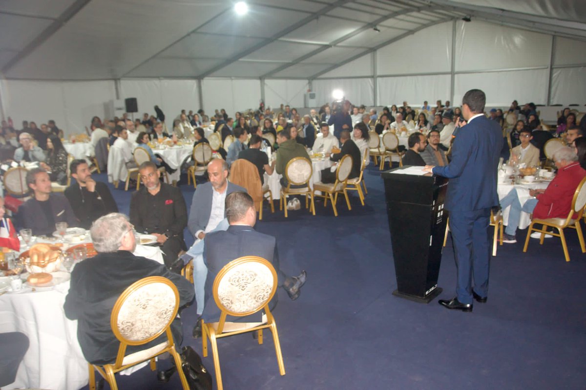 Pour la 5eme fois, Casa était au rdv !👏👏
Merci aux Françaises et aux Français de Casa pour leur présence ce soir ! Religieux, acteurs civils, citoyens étaient réunis. 
250 Français rassemblés, Chrétiens, Juifs, Athées, rassemblés pour rompre le jeûne #fraternité ❤️🇫🇷🇲🇦