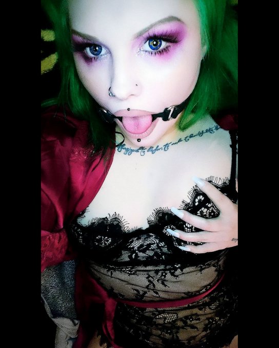Spit in my mouth, please... https://t.co/hBTUoZ7S62<a href="/tag/visitme"class="tags"><span>#visitme</span></a><a href="/tag/apclips"class="tags"><span>#apclips</span></a>