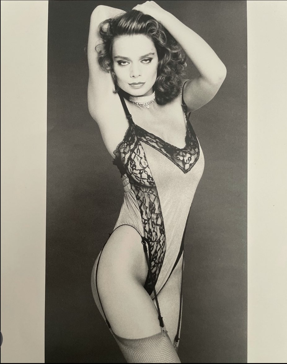 RealCarrieLeigh's tweet photo. Modeling Days
My first #Poster when I was a young #model in #Canada, long before #Playboy and #NUDE 
#publishedmodels #famousmodels #throwbacktbursday #topmodels #Collectibles #1980s #blackandwhite #blackandwhitephotography #famouswomen #Celebrities #BigEyes 
#Glamorous #glamour https://t.co/j51qDqErpg