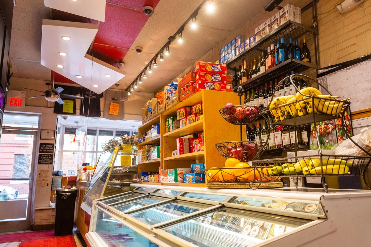 WisemillerD's tweet photo. If you're hosting an event or party, then we're ready to cater! Trust us, your guests will appreciate it. #Georgetown #Wisemillers #GroceryAndDeli https://t.co/z6yBhGShNm