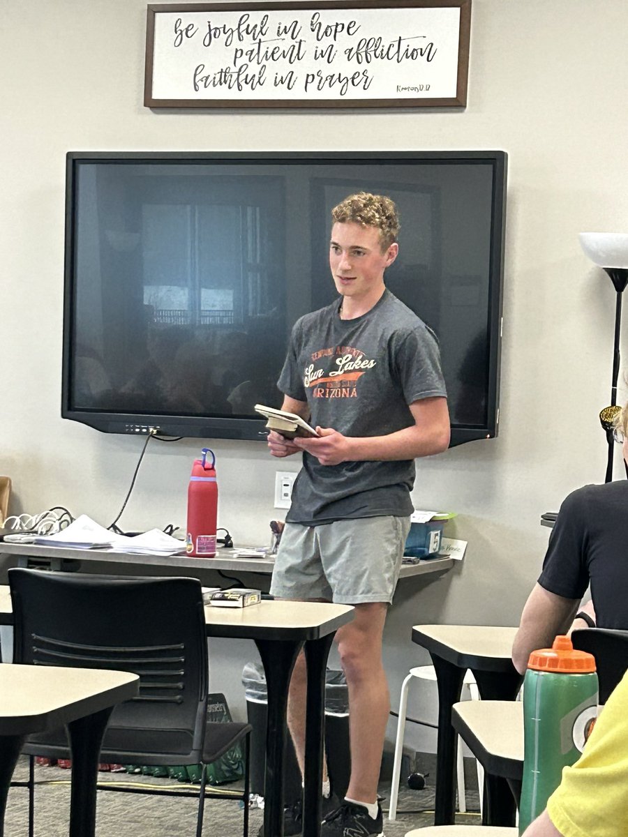 swchstrack's tweet photo. First team track meeting with Devotionals led by Wyatt Wercinski. He talked about Jeremiah 31: 25 and did an amazing job providing us with the word! #runwithperseverance https://t.co/Bur668wAA5