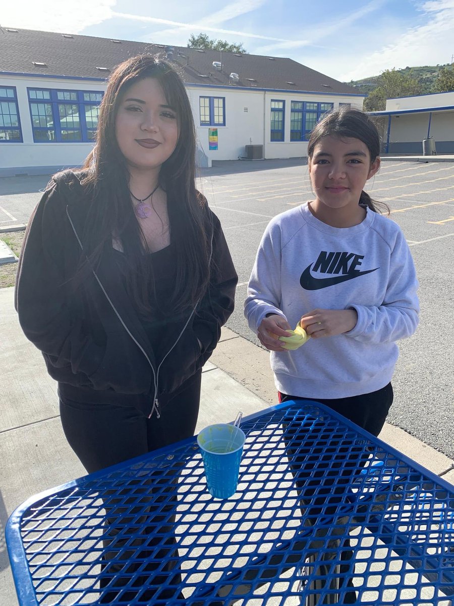 Check out our Santa Paula High School Mentor Program making slime together!

Learn more about our programs and how to become a Big at https://t.co/Z1usGCWITd

#BBSVC #BiggerTogether #Slime @BBBSA 