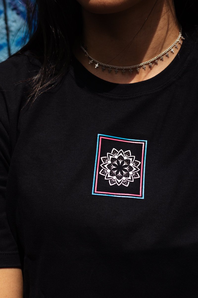 Sim, eu sei! O cropped está ABSURDO 😍

Últimas peças disponíveis no site:
usemandala.com.br 

#cropped #streetwear #modaurbana