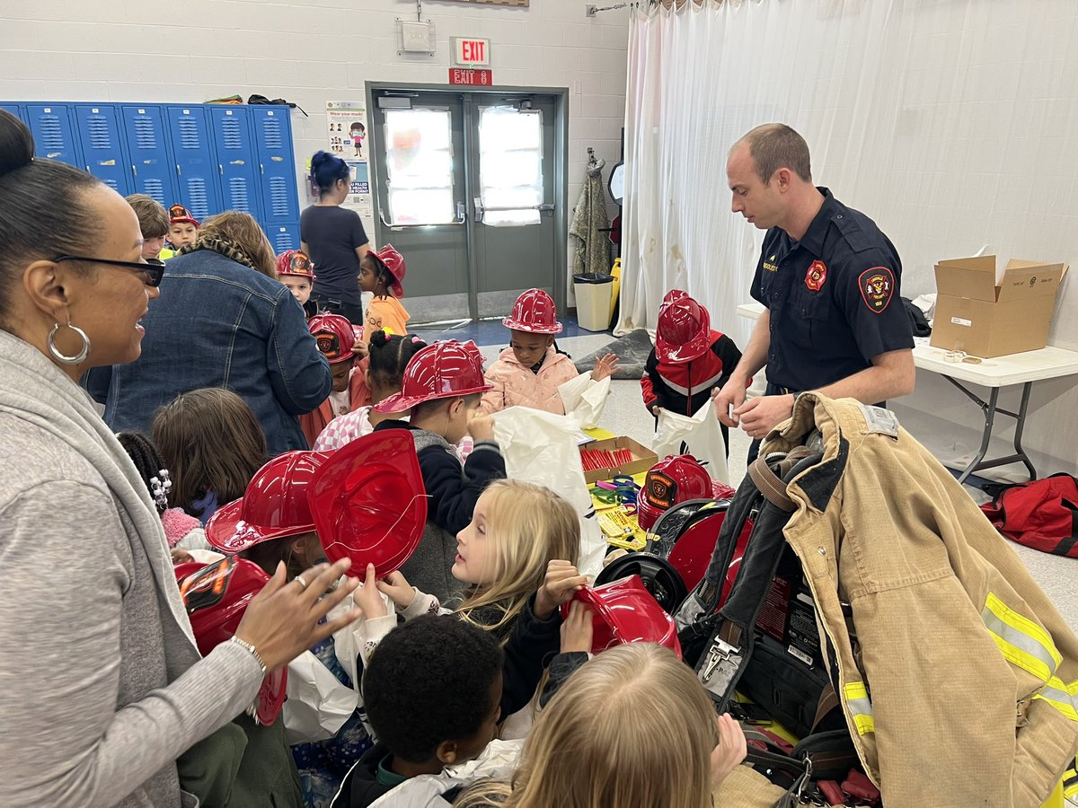 Sanders Elementary (@sanderselem) on Twitter photo What a GREAT day to be a TIGER! Everyone loved Career Day! Thanks go to our awesome counselor, Mrs. Tolbert, for organizing, and the amazing business owners and community partners that participated! 🐯💙💛<a href="/JCPSKY/">JCPS</a> <a href="/AlisonDahlgren/">Alison Dahlgren</a> <a href="/SandersElemAP/">Carey R. Miller, Ed.S.</a> <a href="/CMKhalilBatshon/">Councilman Khalil Batshon</a> What a GREAT day to be a TIGER! Everyone loved Career Day! Thanks go to our awesome counselor, Mrs. Tolbert, for organizing, and the amazing business owners and community partners that participated! 🐯💙💛<a href="/JCPSKY/">JCPS</a> <a href="/AlisonDahlgren/">Alison Dahlgren</a> <a href="/SandersElemAP/">Carey R. Miller, Ed.S.</a> <a href="/CMKhalilBatshon/">Councilman Khalil Batshon</a>