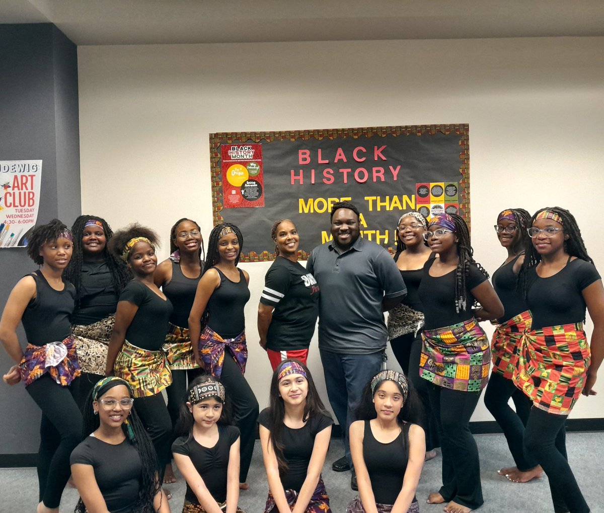 Taralarkins5's tweet photo. Budewig Bulldogs basketball game and coaches were awesome today and  Dance Fusion performed for halftime. @budewigbulldogs @AliefISD @AliefWellness https://t.co/WRIVsAJmUU