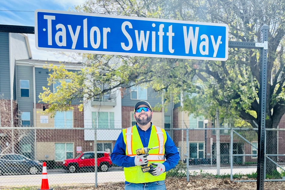 CityOfArlington's tweet photo. Arlington is “Enchanted” to welcome Taylor Swift to 
@ATTStadium
 for The Eras Tour and has put together some fun ways for our Swifties to celebrate the singer’s 5th visit to The #AmericanDreamCity: https://t.co/quuTJ7xPS2

#TSTheErasTour  #TSTheErasTourArlington  #TaylorSwiftWay https://t.co/5cFDO7aZC5
