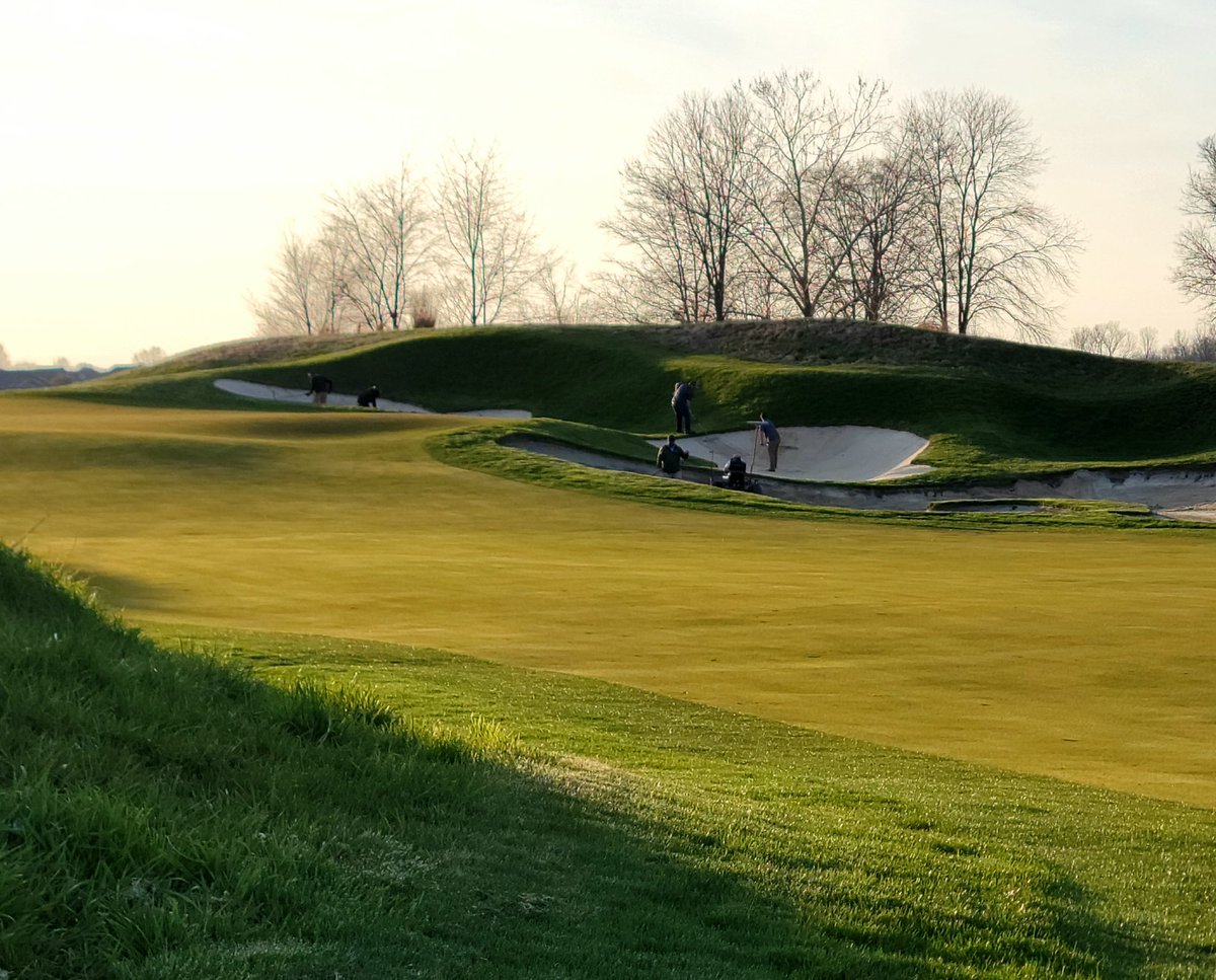MikeNowicki1917's tweet photo. Can't thank our superintendent, Casey Underwood, Senior Assistants @cp_shannon48 and @chanceisaacs. 2nd Assistants Carson Elzie and @Turftoejoe. Equipment manager @kyle_strojny and our dedicated staff enough for their hard work this off-season! They've got Victoria ready for 2023 https://t.co/hbnmPcsQSb