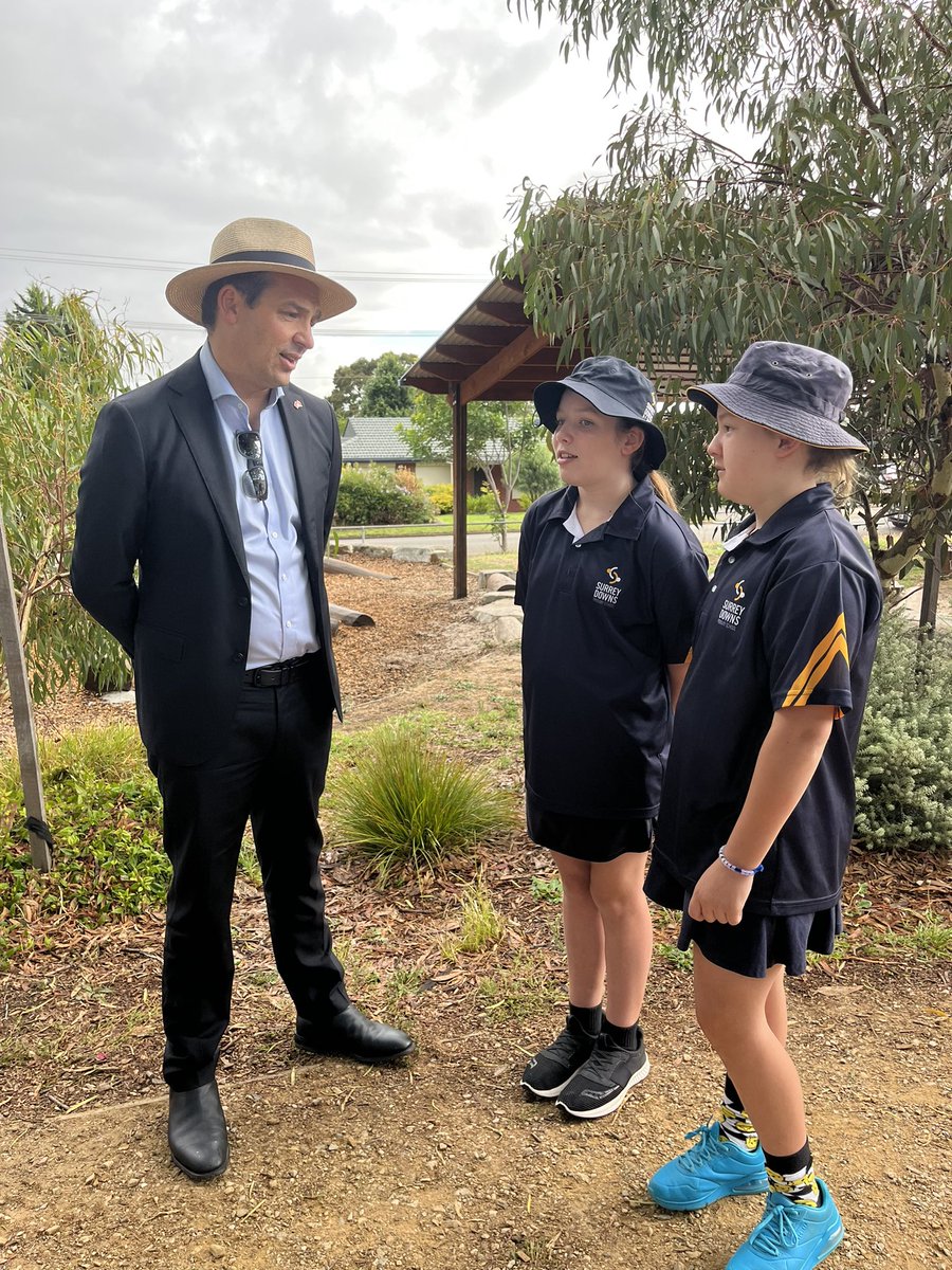 BBoyerMP's tweet photo. Great to be at Surrey Downs Primary this morning at a SunSmart activation event. Cancer Council SA protects 129,000 children each year through the SunSmart Schools and Early Childhood Program-I’m proud that so many SA schools &amp; preschools take part. Slip, slop, slap, seek &amp;slide! https://t.co/nQv1xfCJo7