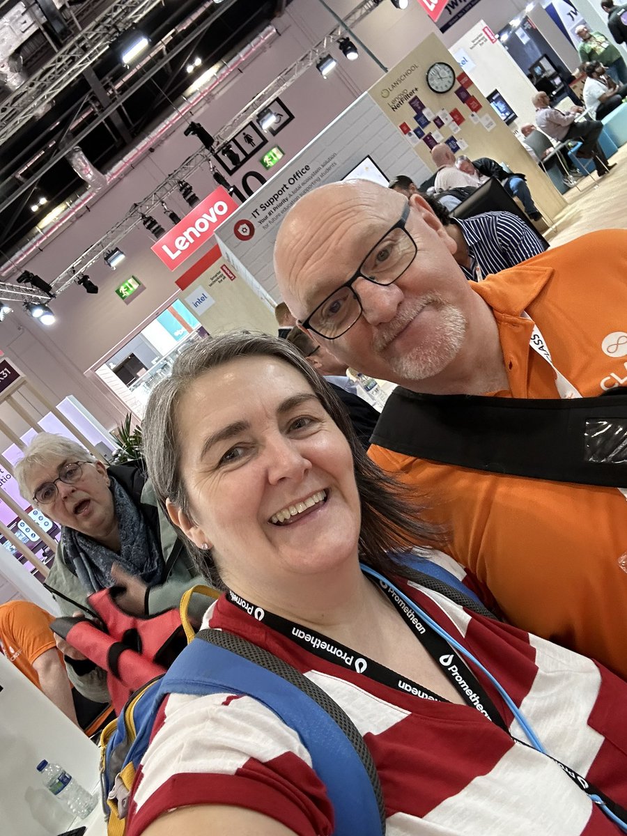 AJOBPickard's tweet photo. More @Bett_show #Selfies and more #DigiChat ideas, #weePonders, connections and so many inspiring plans for the future ☺️👍 @IanStuart66 @PamCurrieTA @NiallRidgway @SACTechDigital @StephenReidEdu @digi_meg @missbrownlee247 https://t.co/uTQNyf0kAO