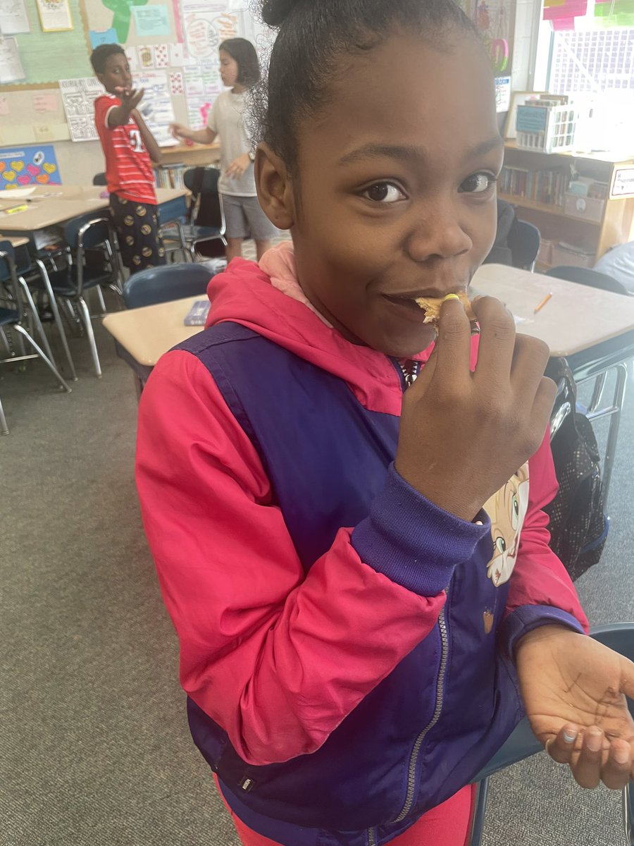 Little Solar Oven fun before spring break to test the effects of heat transfer on s’mores!