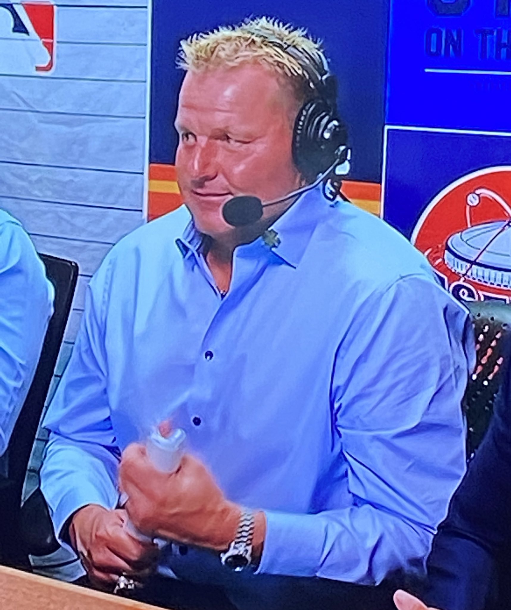 FsggftNaMAAC11P?format=jpg&name=large