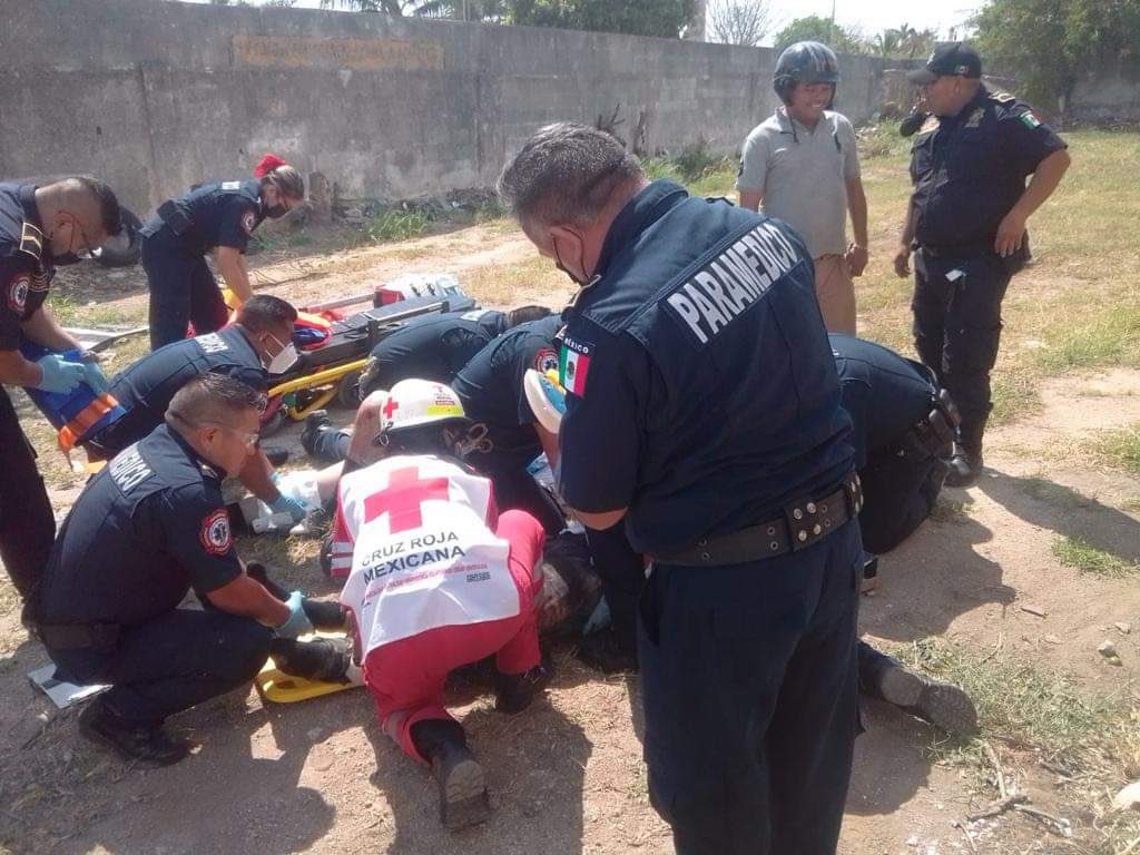 Ante las emergencias nuestros #paramédicos están siempre listos para servir. #yucatan #cruzrojaresponde