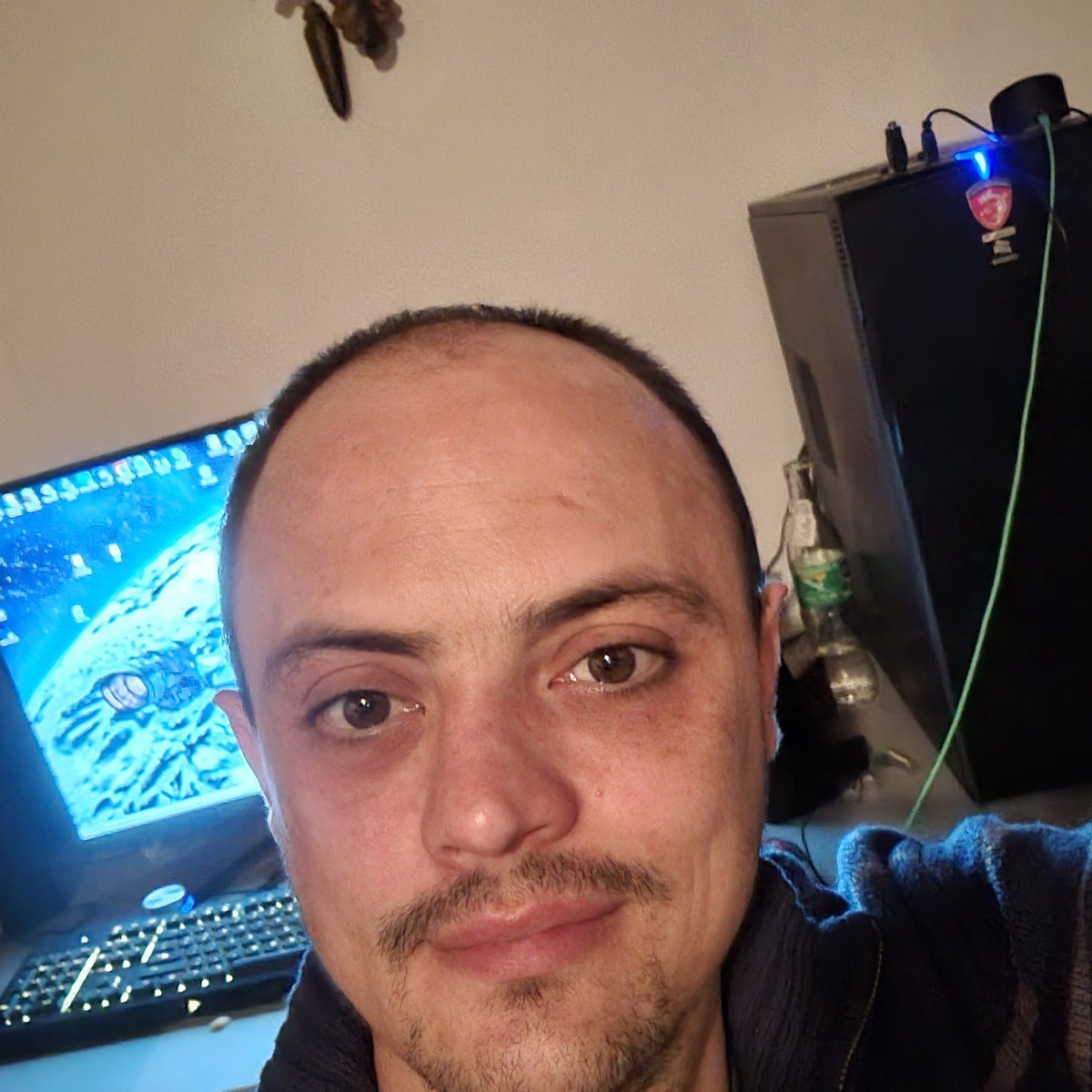 45Zorrow's tweet photo. #NewProfilePic https://t.co/HqOFXrfffi