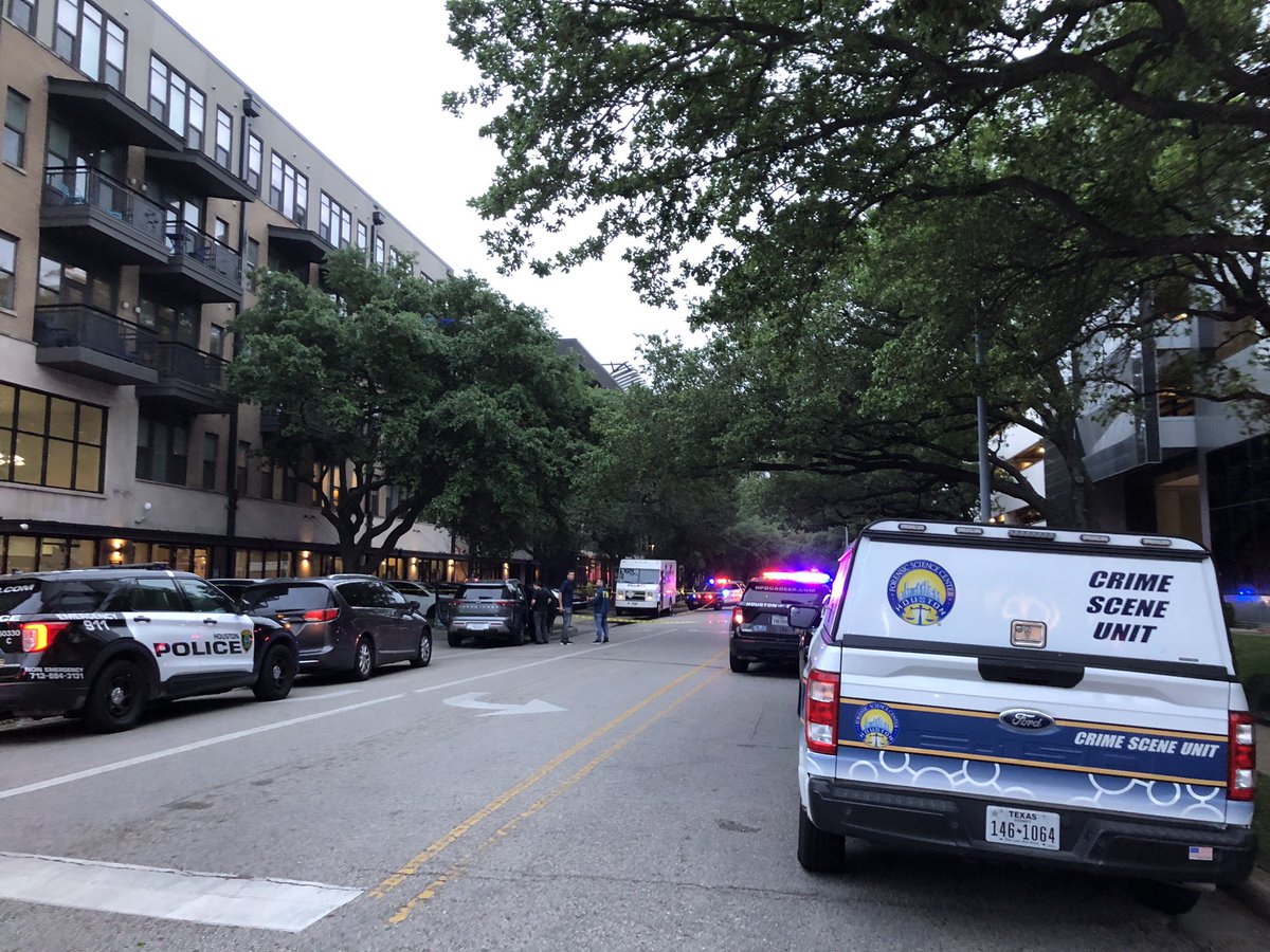 houstonpolice's tweet photo. Central officers are at a shooting scene 2100 Mid Lane. Adult male deceased at the scene. Media briefing to follow. 202 https://t.co/Y0O0cerbFu