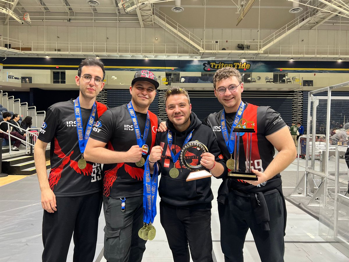 Bu ödüle layık görülmenin gururu kelimelerle ifade edilecek türden değil. FIRST ailesiyle geçen yılların , Istech Robotics Society'nin bana kattıklarının , pırıl pırıl gençlerin emekleriyle mümkün olan bir ödül.