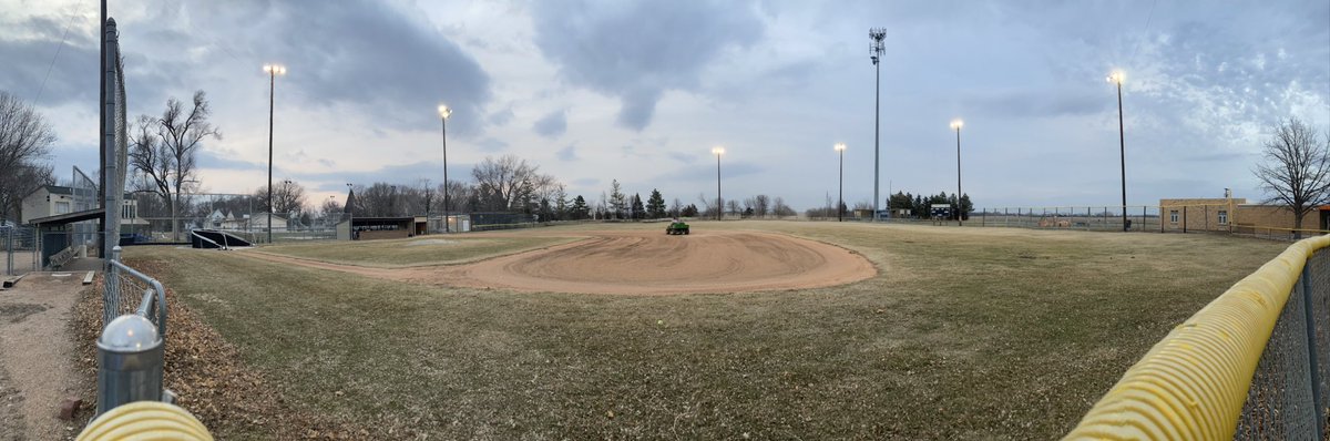 NBMB_Baseball's tweet image. So blessed with some windy weather to get out and throw some ‘pens, take some grounders and set up the turtle under the lights! 54 DAYS 💪💪