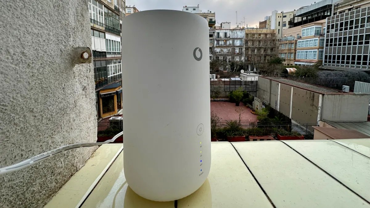 Superficies sobre las que jamás deberías colocar el router WiFi.

Pero si lo quieres dañar o tener el Internet lento, no me hagas caso.🙄