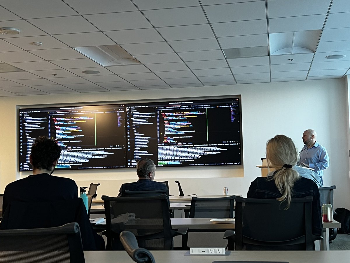 Next: <a href="/PeterMetz_/">Peter Metz</a> <a href="/Accenture/">Accenture</a> all things #HyperledgerCacti 

Why Interop <a href="/Hyperledger/">Hyperledger Foundation</a> ?
- ⛓️Addressing blockchain/DLT fragmentation
- ⏱️Saving (distributed) app. developers from re-inventing the wheel
🚀Lowering risk of adopting distributed ledgers

wiki.hyperledger.org/display/cactus…