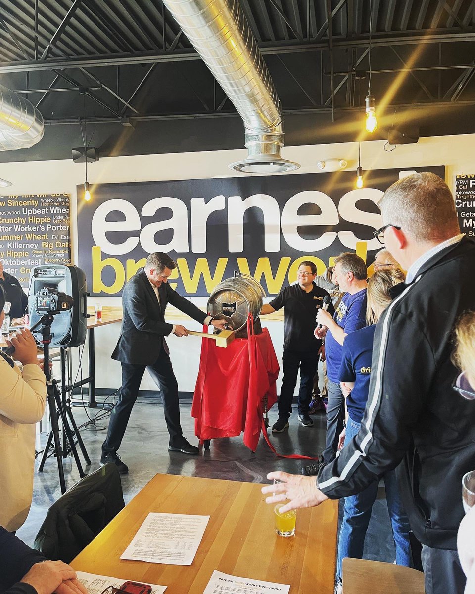 MeldenforToledo's tweet photo. So thrilled to welcome @earnestbeer to District 5. They make great beer, and create community wherever they go. 

Please join my in welcoming this small business to Westgate! 

Also, it was a huge honor to “tap the firkin” to help open this Earnest location. That was fun. https://t.co/z8AZMBZOXX
