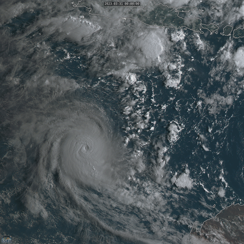 encepdenis's tweet photo. Citra satelit Himawari untuk Siklon Tropis Herman kategori 4 (skala BoM-Au) pagi ini, semakin menjauhi Selatan Jabar. Terlihat mata siklon berada di pusat sirkulasi anti siklonik (searah jarum jam).
Nampak juga awan Cb di perairan Selatan Jawa yang sebetulnya inflow. https://t.co/9TOf614BI4
