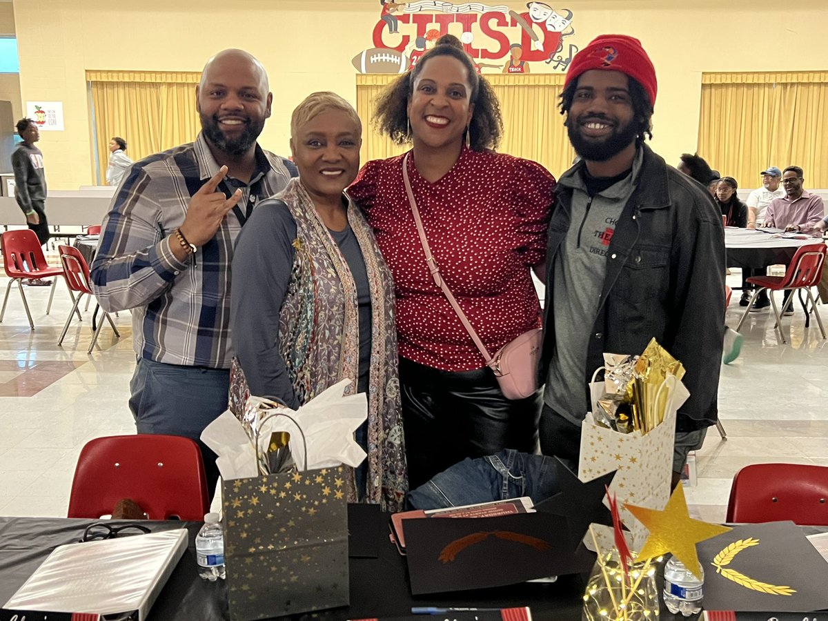 TreecaC's tweet image. It’s always great being on the campus of @BessieColemanMS the talent show was AMAZING! I miss y’all🤘🏾