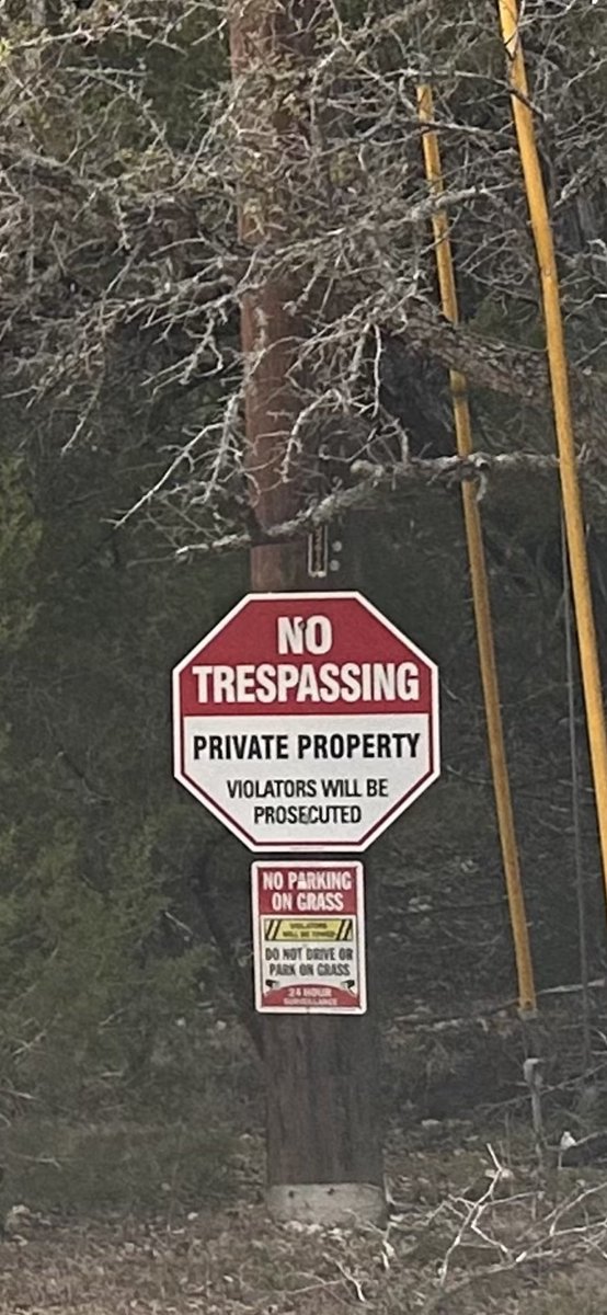 CHS_Deatherage's tweet image. Wish they could read. #privateroad