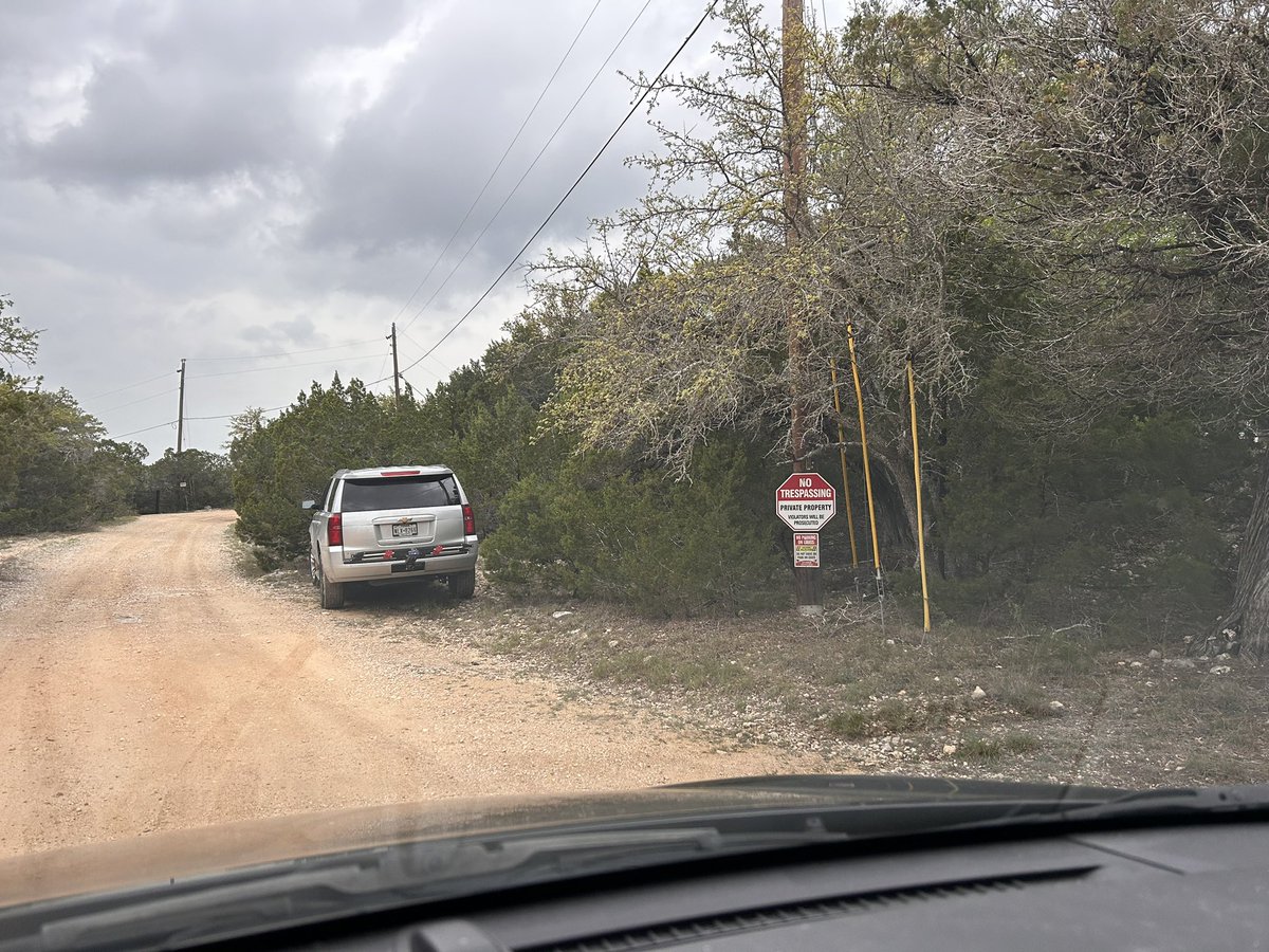 CHS_Deatherage's tweet image. Wish they could read. #privateroad