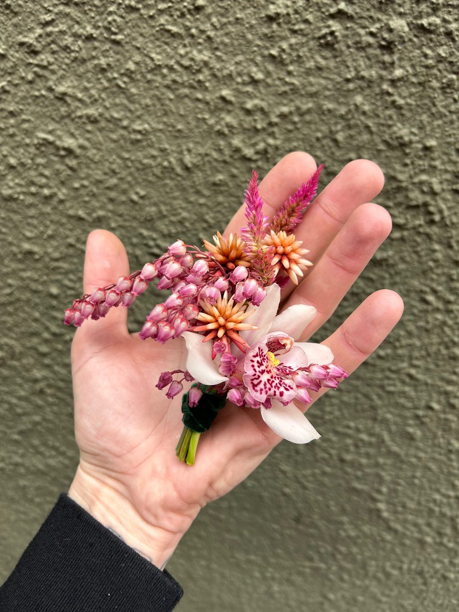 FRESH CUT FLOWERS LLC (@checkthevase) on Twitter photo 