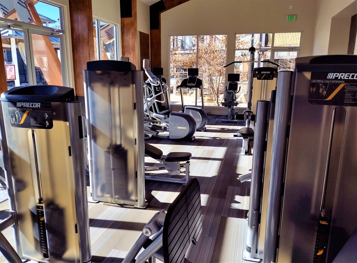 TheDistrict_BOI's tweet photo. Don't let this gloomy weather get you down. When you need that extra energy boost, hit the on-site 24 hour fitness center or catch one of our FREE @corebalancefitness classes. Classes happen two nights every week! 
#Fitness #DistrictFitness #CoreBalance #Yoga #Pilates #Workout https://t.co/Ba6445IqX6