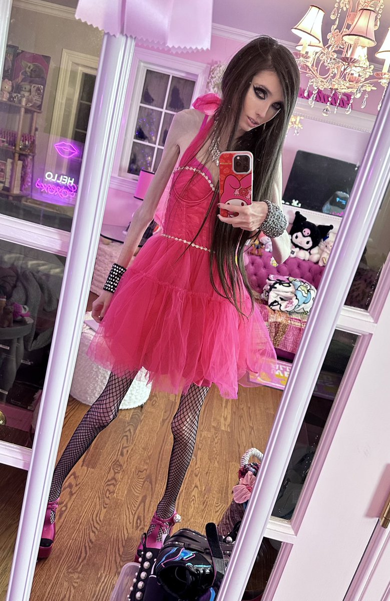 Eugenia Cooney tweet media