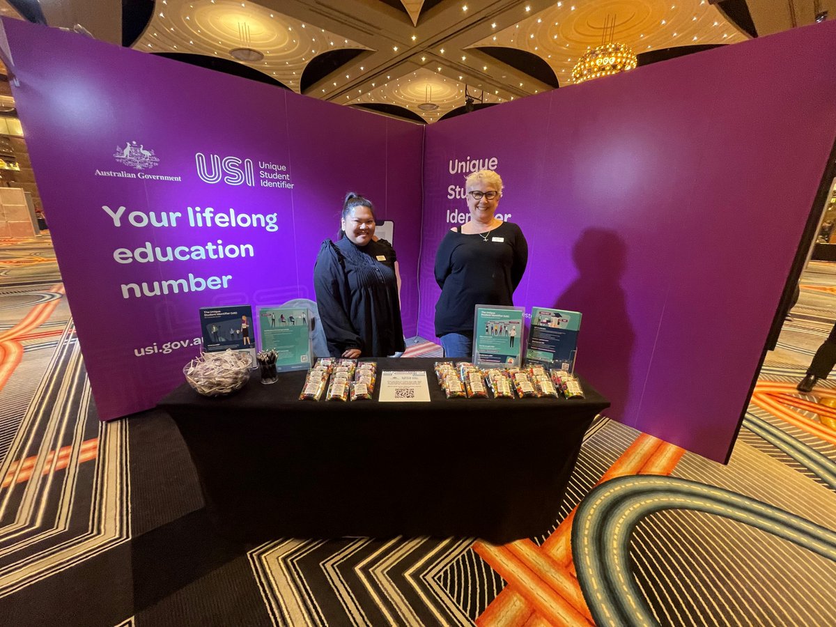 USIgovau's tweet photo. On deck today at The Big Meet in Melbourne.
We will have plenty of freebies on offer, and our friendly team will get you up to speed on the USI initiative.
So make sure you come on over and say hello 👋
#thebigmeet #uniquestudentidentifier #aussiestudents https://t.co/T8UVJFh4Mh