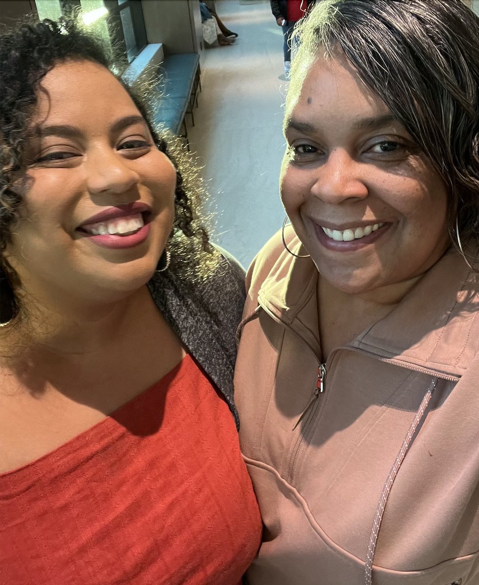 MsLPena's tweet photo. Ran into my former @aps_cskywla AP at the #ATE2023 conference! Such a pleasant surprise @tdmartn 💕 https://t.co/eEFNFN4HlL
