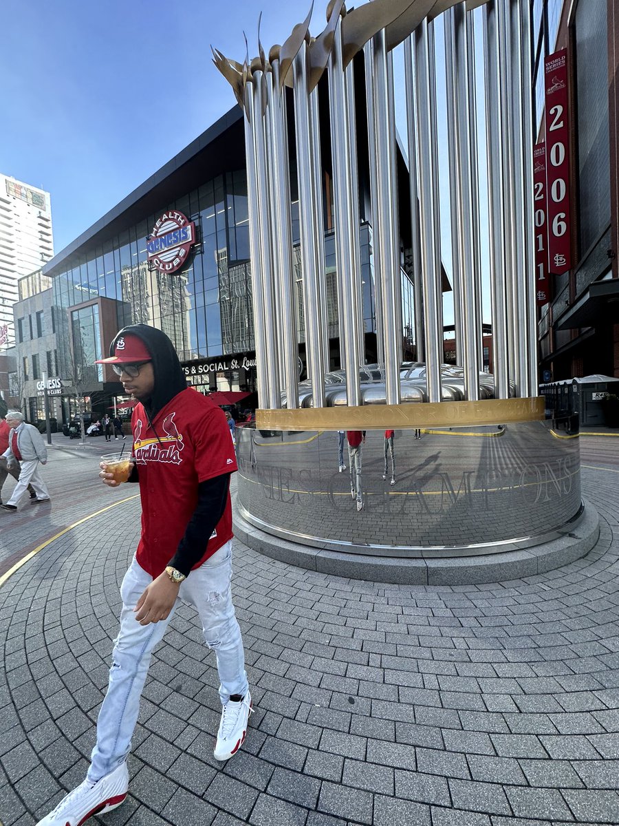 TNDuggie's tweet photo. #OpeningDaySTL Go Cards https://t.co/icDbrwtAas