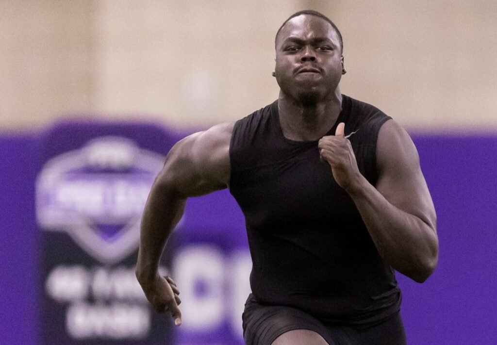 3DownNation's tweet photo. Canadian DL Lwal Uguak performs for scouts at TCU NFL Pro Day
Via @JDunk12
https://t.co/0os9J5wEWM
#CFL #CFLDraft #TCUProDay https://t.co/Oc6MmZB6q3