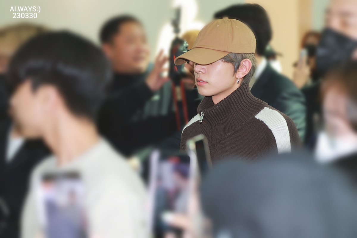 alwaysyoulhs's tweet photo. 230330 ICN
The side profile Chapter 8 📸
벌써 3월의 마지막 날이야 😲
내 최애 희승이랑 이픈이들 화이팅하자 ❤️‍🔥❤️‍🔥🫶☺️
#HEESEUNG #희승 #ヒスン 
#ENHYPEN_HEESEUNG 
#엔하이픈_희승💜
#ENHYPEN #엔하이픈 https://t.co/IBPXMeY2qz