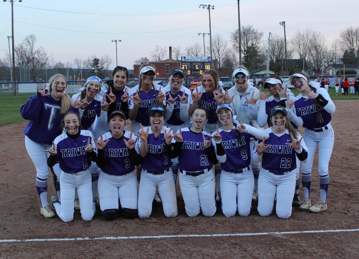 Triway Varsity Softball took home WINS tonight against Orrville with scores of 27-0 and 26-0. They will be back at it Monday at HOME @ 5pm against Manchester💜🥎