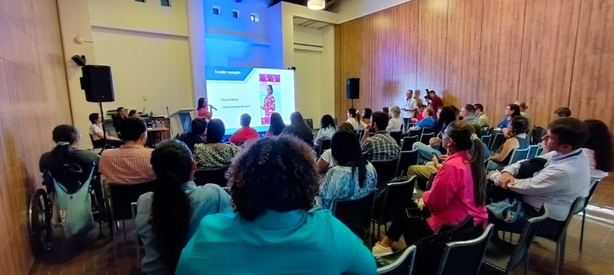 SofiCabreraEs's tweet image. Today I presented @EspolDivulga project at @WCSJ23. I showed them different ideas to mix science and humor. These activities are changing the model to comunicate science in ecuatorian universities 🇪🇨
it was an amazing moment. Thanks for the invitation #WCSJ2023