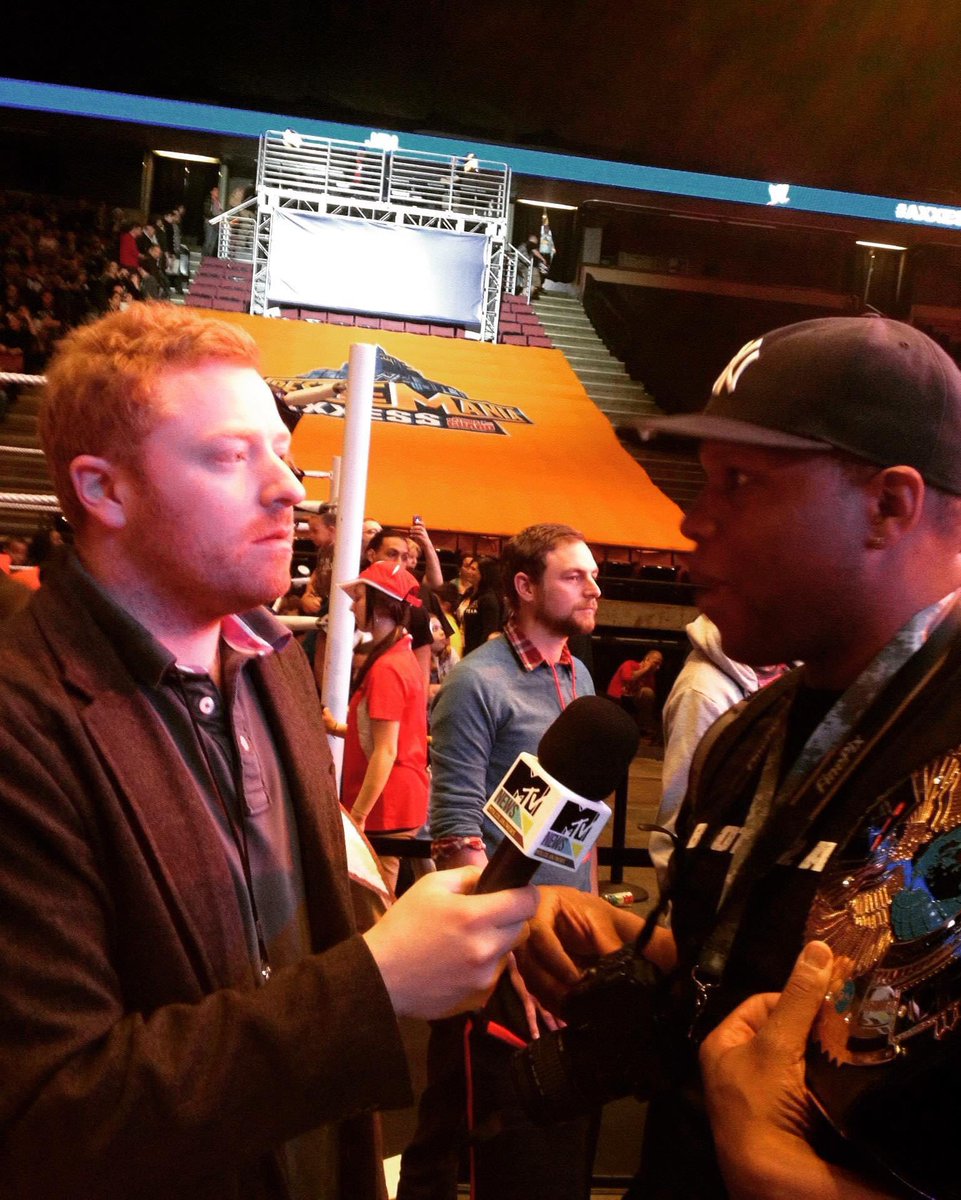 TheRealDTLew's tweet image. Here’s a throwback; @jamesdelow interviewing me on behalf of @MTVUK  during WrestleMania 29 weekend at AXXESS! Circa April 2013. #tbt #throwback #ThroughBackThursday #WrestleMania #WrestleManiaWeek #MTVUK #TheDLewPodcast @BleavNetwork