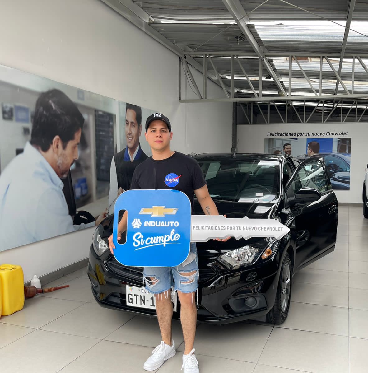 joshuacm19's tweet photo. Mi novia y yo full enfocados, por cosas del destino a mi me entregaron mi carro propio y a mi novia su casa propia, orgullosos y felices de nosotros 🙏🏻🤍. @titijaramillo98 https://t.co/dmRary59va