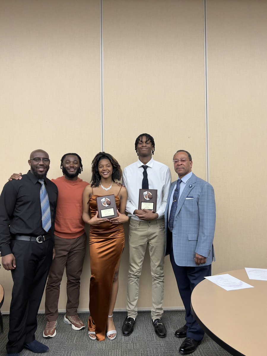 SportsLifeU's tweet photo. Congratulations to Makayla Inman &amp; Ezail Walker of Hunters Lane for being selected to Metro All City Team! 🏆 https://t.co/o8BQLtUTPF