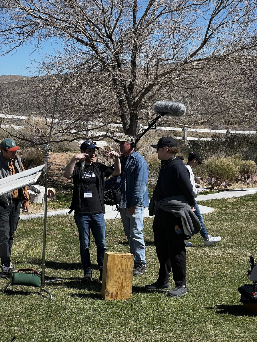 KRUMSTUDIOS's tweet photo. Out on location today in the outskirts of #LasVegas filming #DesertFiends A Horror Comedy Film! It’s good to be making movie magic with the film fam again!
#actorslifestyle #onlocation #desert https://t.co/3qz3aoP4aI