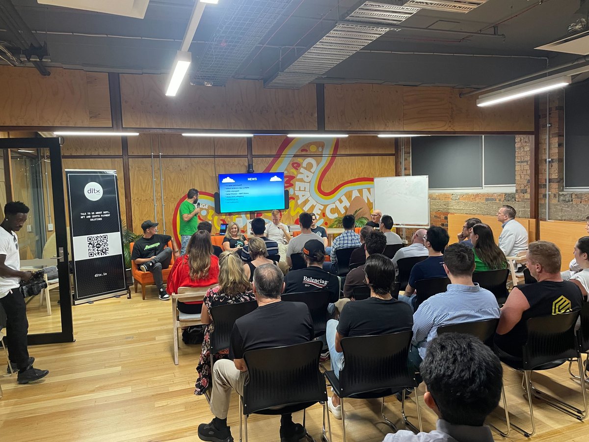 dltxio's tweet photo. Full house at The (under-construction) Precinct last night for the Bitcoin &amp; Blockchain Brisbane meetup https://t.co/MfWU7QQ1Me
Great panel with @1770 @Electra_Frost @HumanityTokens @StacksAustralia @digitalplayhs 
@BitcoinBrisbane https://t.co/qpGeMi2D80
